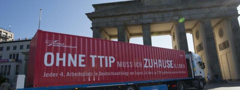 Werbung für TTIP - Foto: Paul Zinken