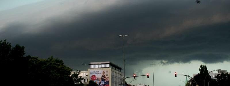 Unwetter in Hamburg - Foto: Axel Heimken