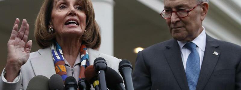 Nancy Pelosi und Chuck Schumer - Foto: Jacquelyn Martin/AP